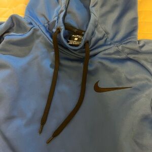 Men’s royal blue NIKE dry-fit sweatshirt
